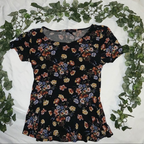 Floral Ruffle Bottom Top - Picture 1 of 5